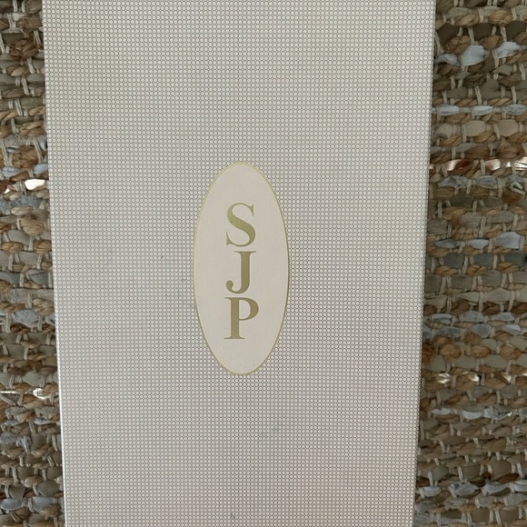 SJP by Sara Jessica Parker Carrie Fuchsia Pink T-Strap Pump Size 38.5 BRAND NEW - Picture 6 of 8